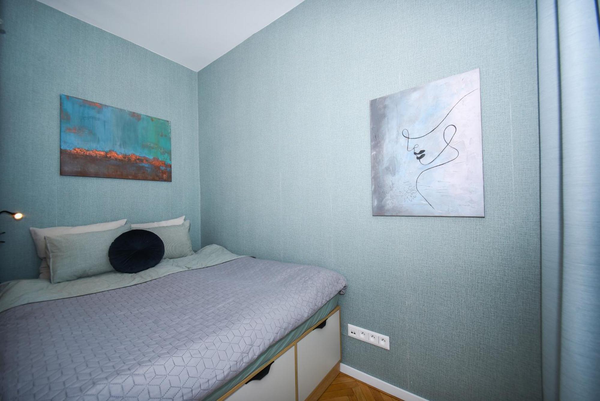 Center - Comfy & Modern *