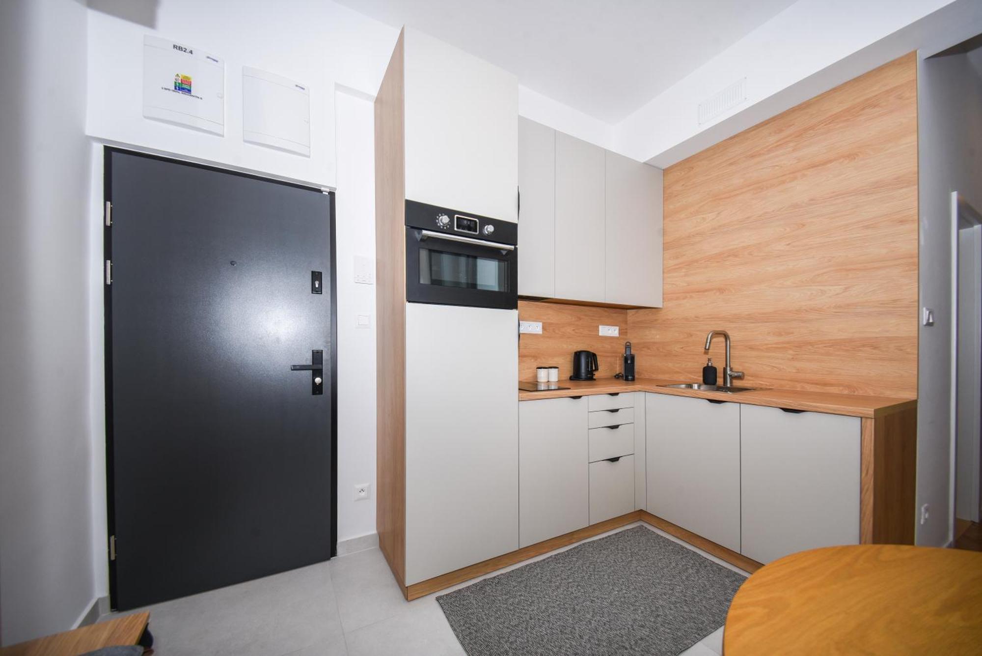 Center - Comfy & Modern