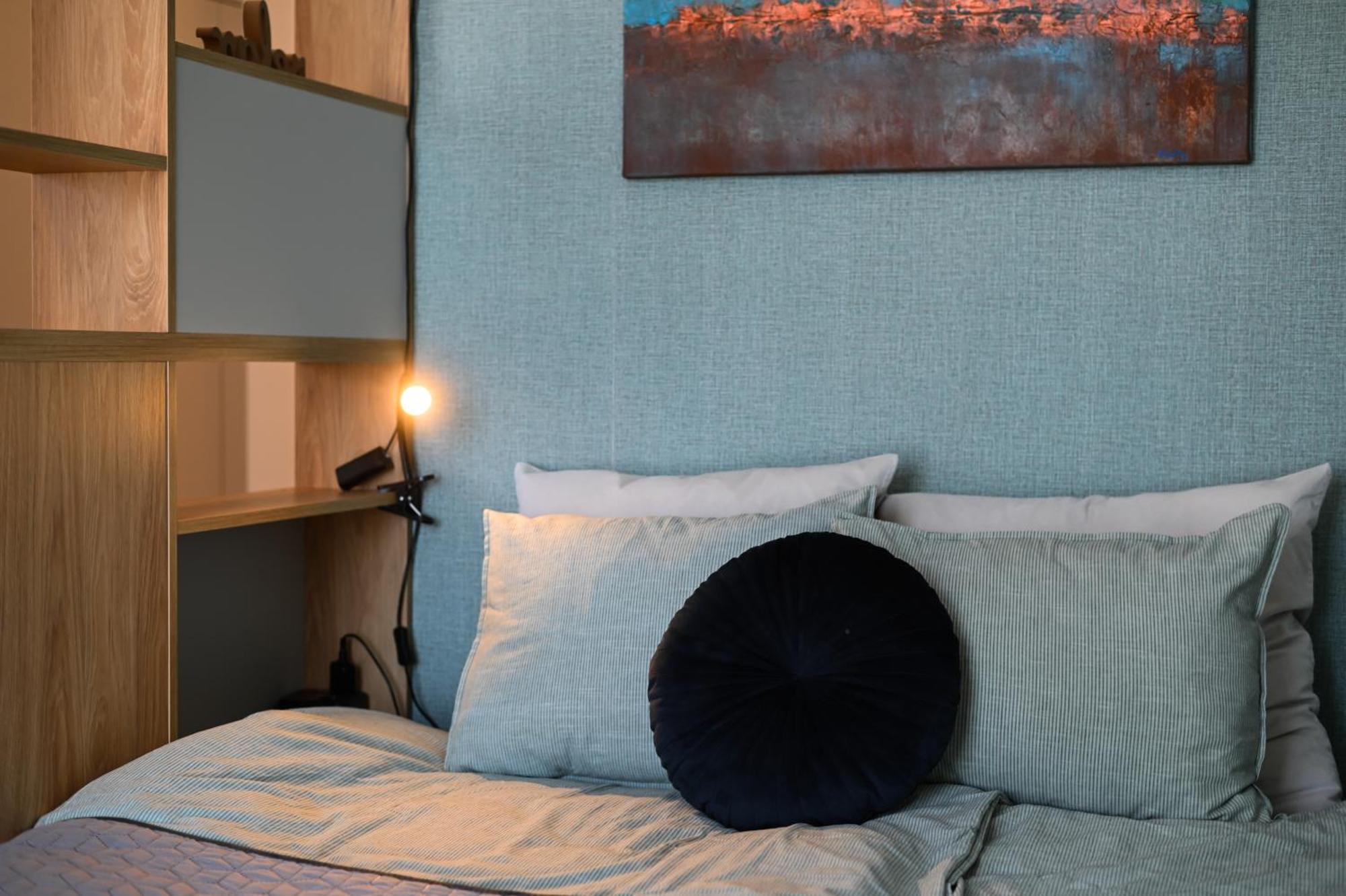 Center - Comfy & Modern Apartment