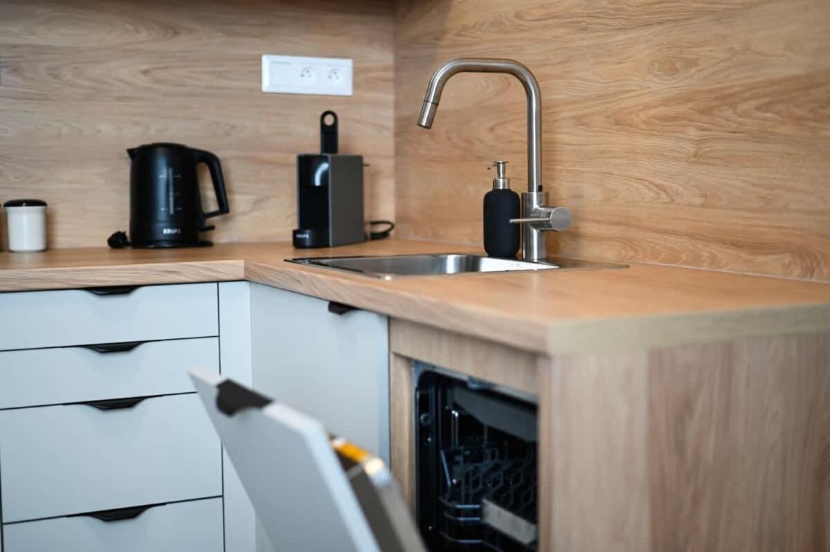 Center - Comfy & Modern